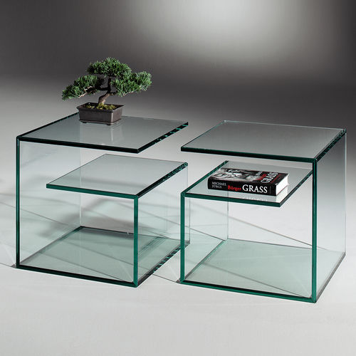 Moderner Beistelltisch - JANUS V - Dreieck GmbH - Glas / quadratisch / mit Stauraum