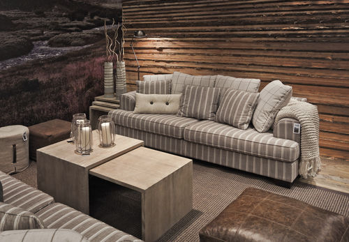 Modernes Sofa - FRANKLIN - Furninova AB - Stoff / beige / 3 Plätze
