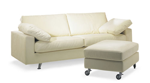 Modernes Sofa - BASIC - Ire Möbel AB - Stoff / mit Fußstütze / beige