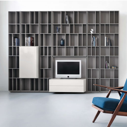 Moderne Wohnwand - FLEX  - Piure GmbH - lackiertes Holz