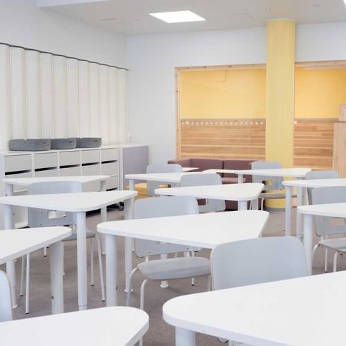 Schreibtisch für Open Space - PINTA - Martela - bodenstehend / individuell / modern