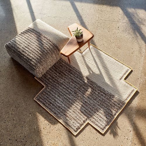Moderner Teppich - MANGAS SPACE - Haworth Europe - einfarbig / rechteckig / beige