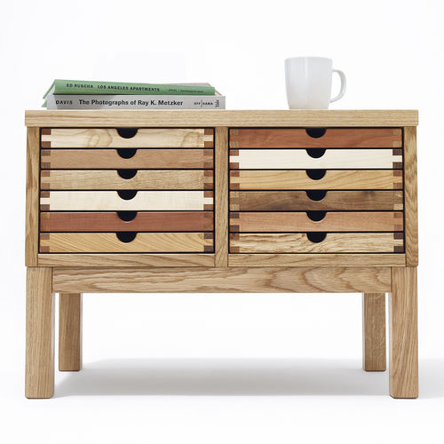 Nachttisch / originelles Design - SIXTEMATIC  - sixay furniture - Eiche / Nussbaum / Massivholz