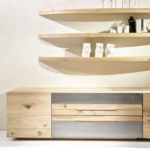Modernes Sideboard - V-ORGANO - Voglauer Möbelwerk Gschwandtner & Zwilling GmbH & Co. KG - Eiche / Eisen