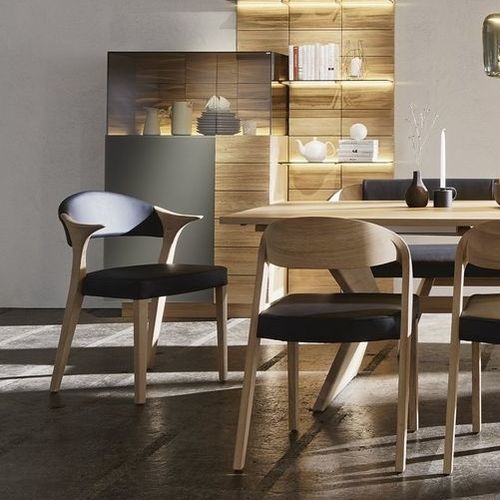 Moderner Esszimmerstuhl - V-Montana  - Voglauer Möbelwerk Gschwandtner & Zwilling GmbH & Co. KG - für den Innenraum / Stoff / Leder