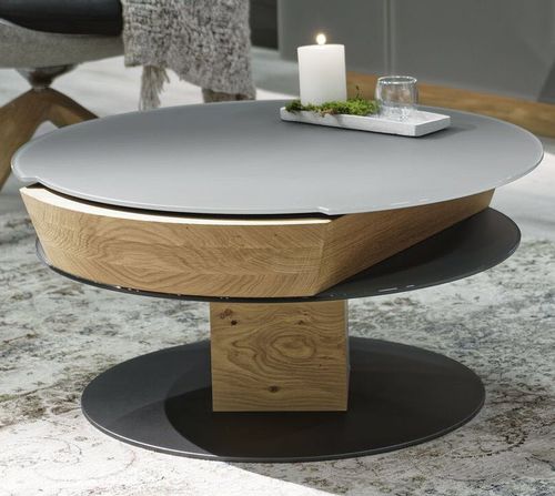 Moderner Couchtisch - V-Montana - Voglauer Möbelwerk Gschwandtner & Zwilling GmbH & Co. KG - Glas / Gestell aus Eiche / Gestell aus Nussbaum