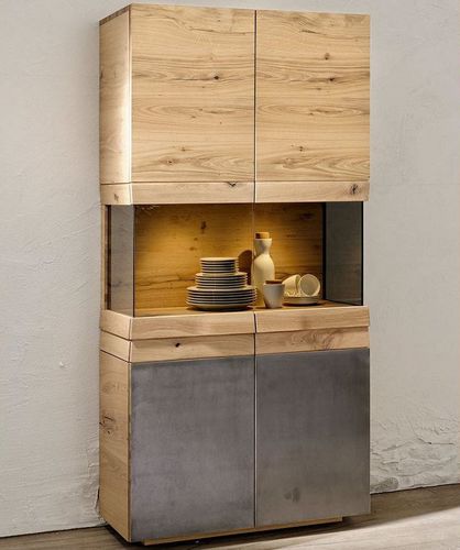 Moderne Vitrine - V-Organo - Voglauer Möbelwerk Gschwandtner & Zwilling GmbH & Co. KG - Eiche / Eisen / mit integrierter Beleuchtung