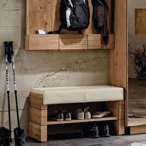 Modernes Schuhregal - V-Montana  - Voglauer Möbelwerk Gschwandtner & Zwilling GmbH & Co. KG - selbsttragend / Eiche / Stoff