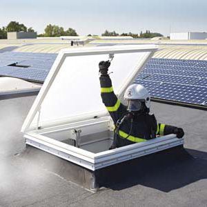 Oberlicht für Dachterrasse - ELECTRIC - SKYLUX - mit Aufsatzkranz / Glas / PVC
