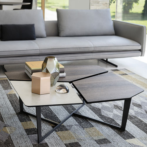 Moderner Couchtisch - NELSON - arketipo - Holzfurnier / Metall / Leder