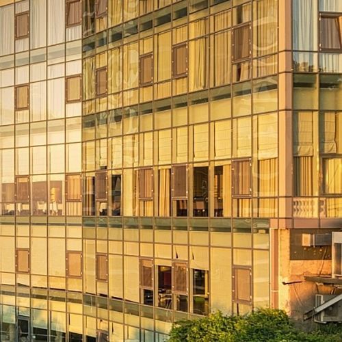 Fertig-Platten Vorhangfassade - E85 - ETEM  - aus Aluminium und Glas / Photovoltaik / Akustik