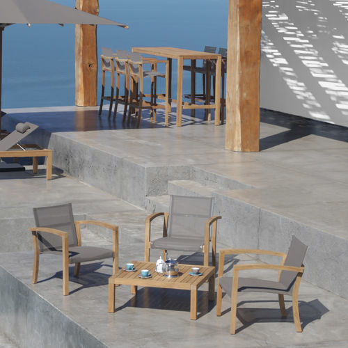 Moderner Couchtisch - XQI - Royal Botania - Teakholz / Gestell aus Teakholz / quadratisch