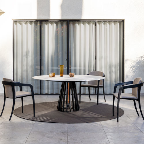 Moderner Esstisch - FURNIZ - Royal Botania - Mineralwerkstoff / Gestell aus Metall / rechteckig