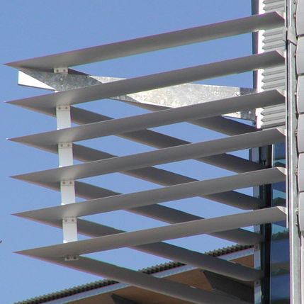Aluminium-Sonnenschutzlamelle - VS-H-300-SH - MLL-HAMBURG® - für Fassaden / vertikal / starr