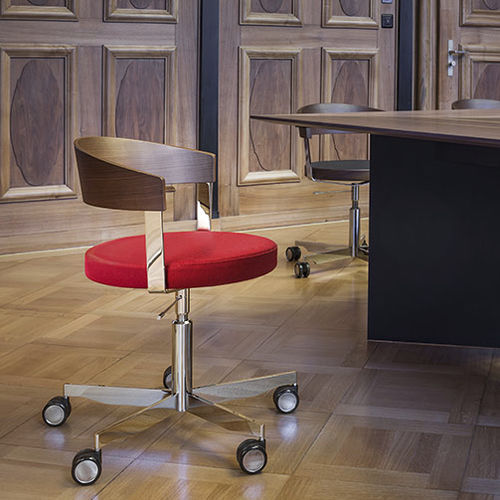 Moderner Besucherstuhl - G 125 - girsberger - für den Innenraum / Holz / Polster