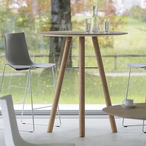Moderner Stehtisch - AKIO - girsberger - Massivholz / rund / für professionellen Einsatz