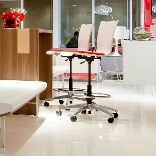 Moderner Bürohocker - APPLY - KI - Polyethylen / Sperrholz / Laminat