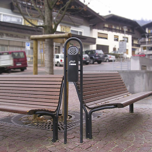 Wandmontierter Aschenbecher - GUYON - Sockel / Metall / für den Außenbereich