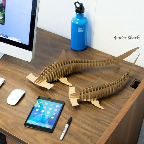 Karton-Skulptur - SYD & MEL SHARK SET - cardboard safari - Wand