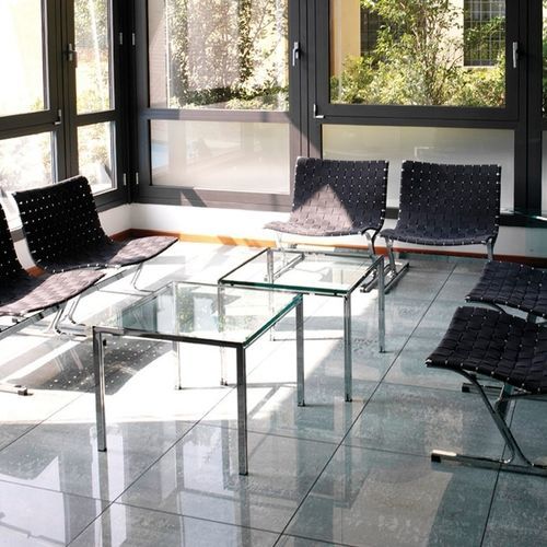 Moderner Couchtisch - LUAR  - ICF - Glas / Gestell aus Metall / rechteckig