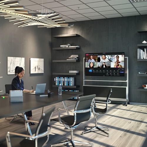 Modernes Fernsehmöbel - QADRO - ICF - mit integriertem Stauraum / mit Regal / schwenkbar