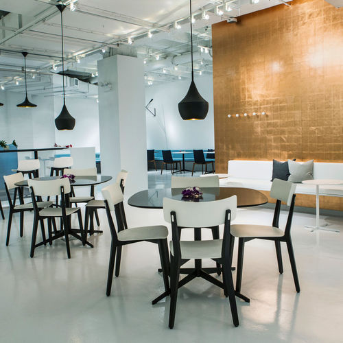 Moderner Restaurantstuhl - SYLER - DAVIS - für den Innenraum / Kunststoff / Gestell aus Massivholz
