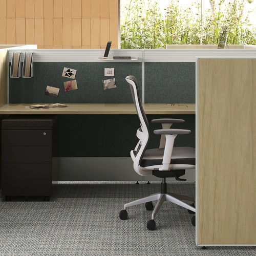 Bodenstehende Bürotrennwand - SYSTEM - schiavello - Tisch / Stoff / Laminat
