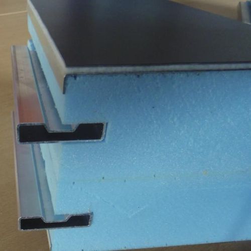 Akustik-Sandwichpaneel für Dach - NOVATOIT® : FOAM SILENT - AV Composites - 2 Aluminium-Deckschichten / hochbeständig