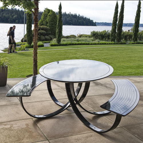 Moderner Picknicktisch - CHARLIE - landscapeforms - Metall / rund / oval