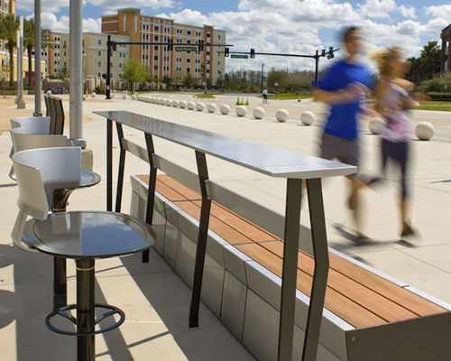Moderner Stehtisch - URBANEDGE : JESSIE - landscapeforms - Metall / Netz / rechteckig