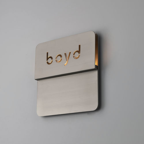 Moderne Wandleuchte - PLATEAU - BOYD - für den Innenraum / Messing / quadratisch