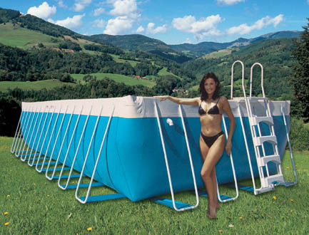 Rohrförmiges Schwimmbecken - INTERNATIONAL - LAGHETTO - für Außenbereich / zum Aufstellen / Polyester