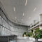 Zwischendecke aus vorlackiertem AluminiumBLADEKnauf Ceiling Solutions