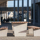 moderner Picknicktisch / Laubholz / Gestell aus Beton / rechteckig