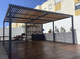 selbsttragende Pergola / Eukalyptusholz / Esche / mit Sonnenschutzlamellen