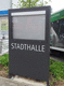bodenstehender Werbeträger / festinstalliert / selbsttragend / wandmontiert