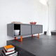 Sideboard mit hohen Beinen / modern / lackiertes Holz / Eiche