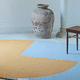 klassischer Teppich / geometrisches Muster / orange / blau
