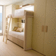braunes Kinderzimmer / Holz