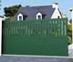 einflügeliges Tor / Schiebe / Aluminium / Lamellen