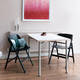 moderner Tisch / Hochdrucklaminat / Kunststoff / Gestell aus Metall