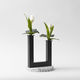 moderne Vase / aus lackiertem Metall / Terrazzo