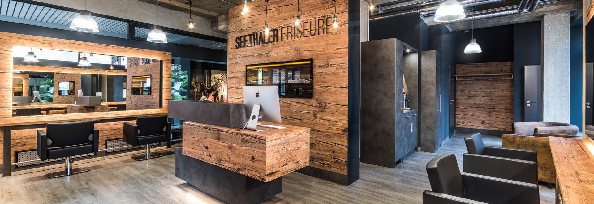 Friseursalon Einrichtung im Altholz Design - 5092 Sankt ...
