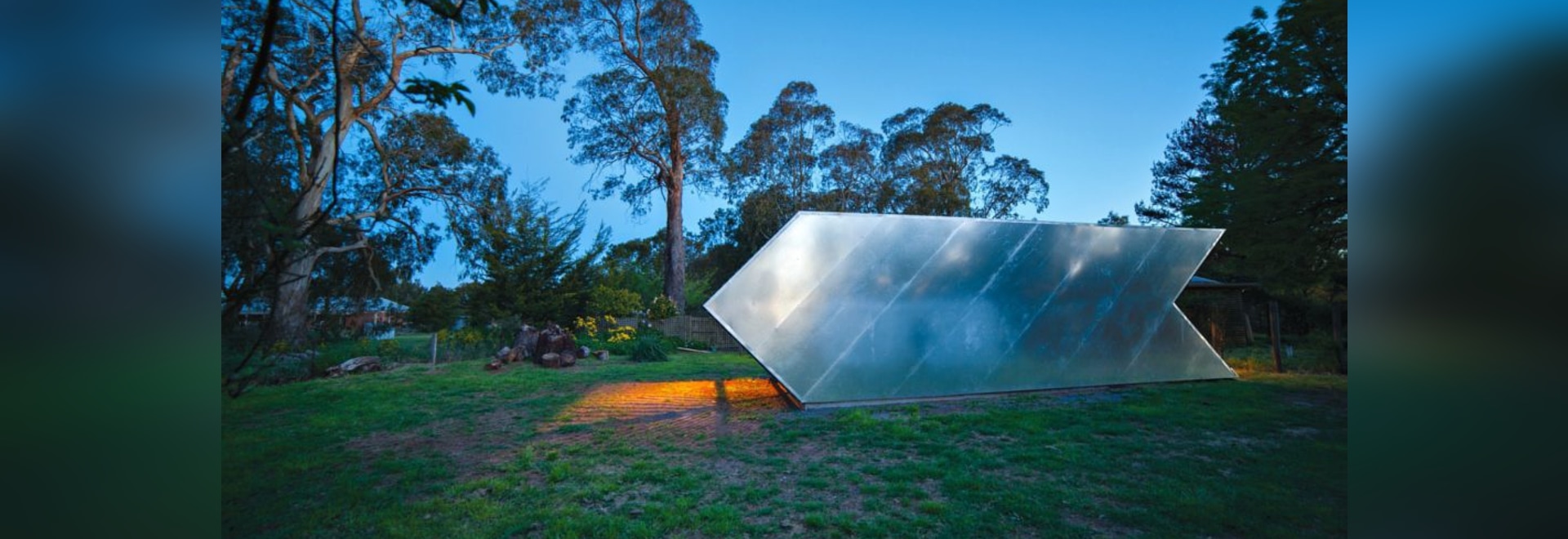 Reflektierendes Pfeil Formiges Studio Ist Ein Futuristischer Raum Fur Das Anzeigen Von Kunst Victoria Australia