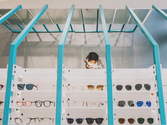 Seattle-eyewear Speicher durch Verfahrens-Architektur ist entworfen, „mit Vorstellung zu spielen“