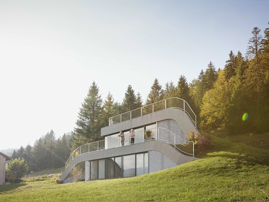 Französisches Landhaus entwarf durch Julien De Smedt, wie ein Stoß in der Landschaft auszusehen