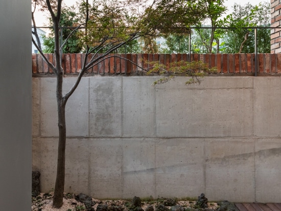 toenmaru angeschlossen an versunkenen Garten