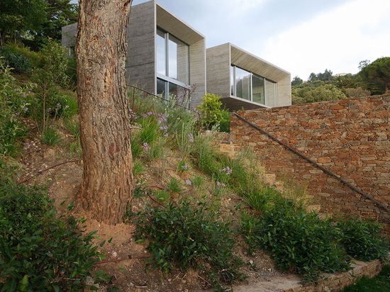 Maison Le Cap in Südfrankreich durch Architektur Pascalgrasso