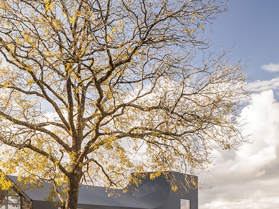 Dieses vorhandene Haus auf den Stadtränden des Dorfs Inchigeelagh wurde zuletzt in die Neunzigerjahre erweitert, bevor Schietschs um Mannschaft las mehr am http://www.wallpaper.com/architecture/int...