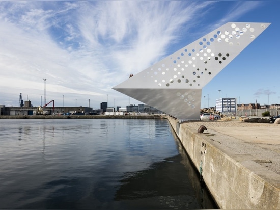 Zugänglicher Segel-geformter Betrachtungsaufsatz schwebt über dem Rand von Dänemark? Hafen s-Aarhus